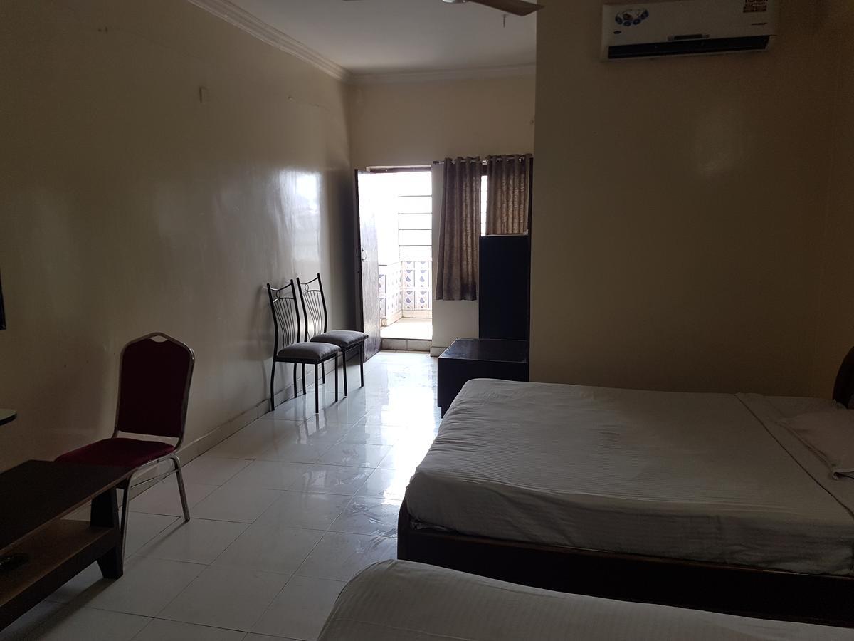 Sahasra Residency Hotell Hyderabad Eksteriør bilde